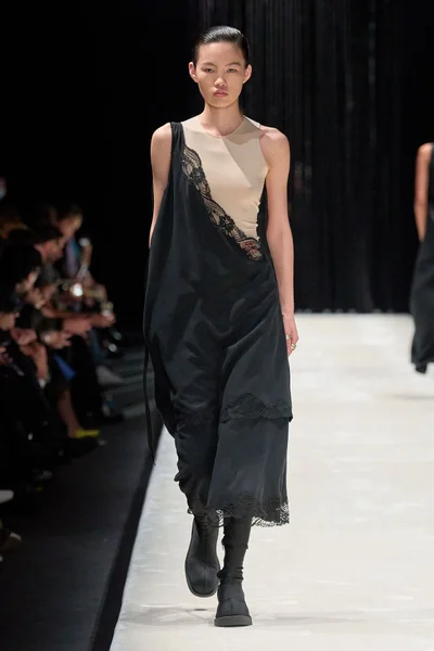 Look 14